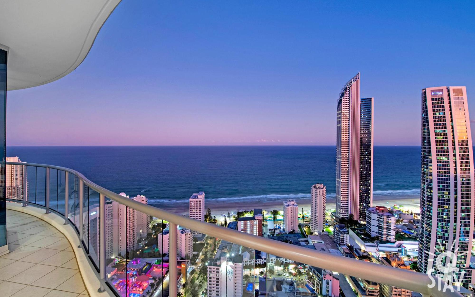 Chevron Renaissance Surfers Paradise Mid Week Madness Deal - Q Stay Gold Coast Buitenkant foto