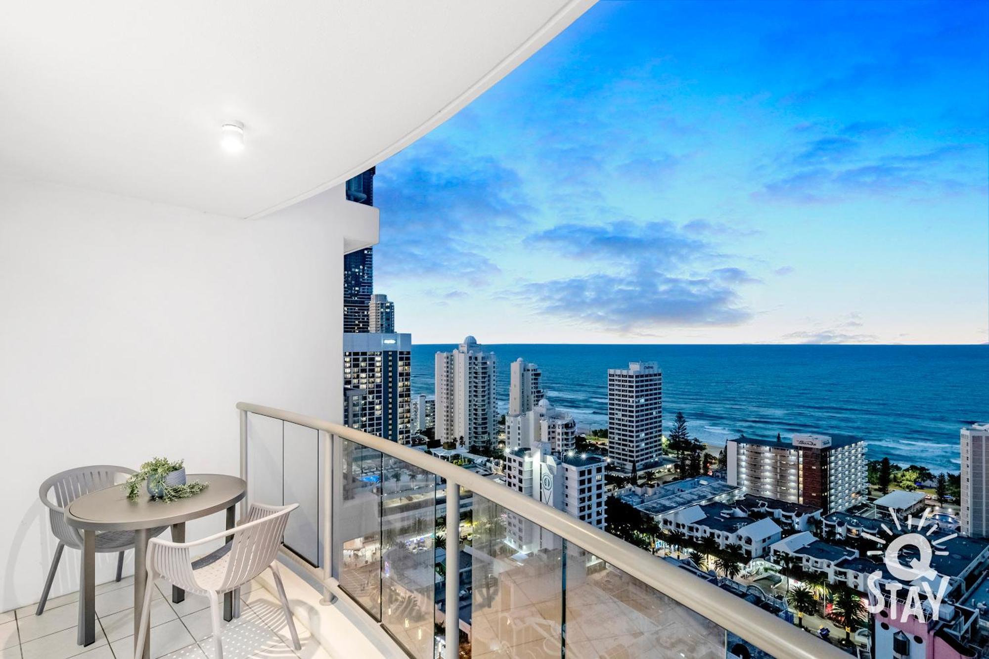 Chevron Renaissance Surfers Paradise Mid Week Madness Deal - Q Stay Gold Coast Buitenkant foto