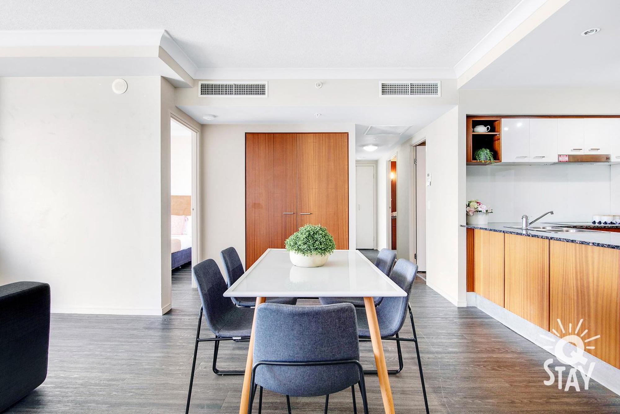 Chevron Renaissance Surfers Paradise Mid Week Madness Deal - Q Stay Gold Coast Buitenkant foto