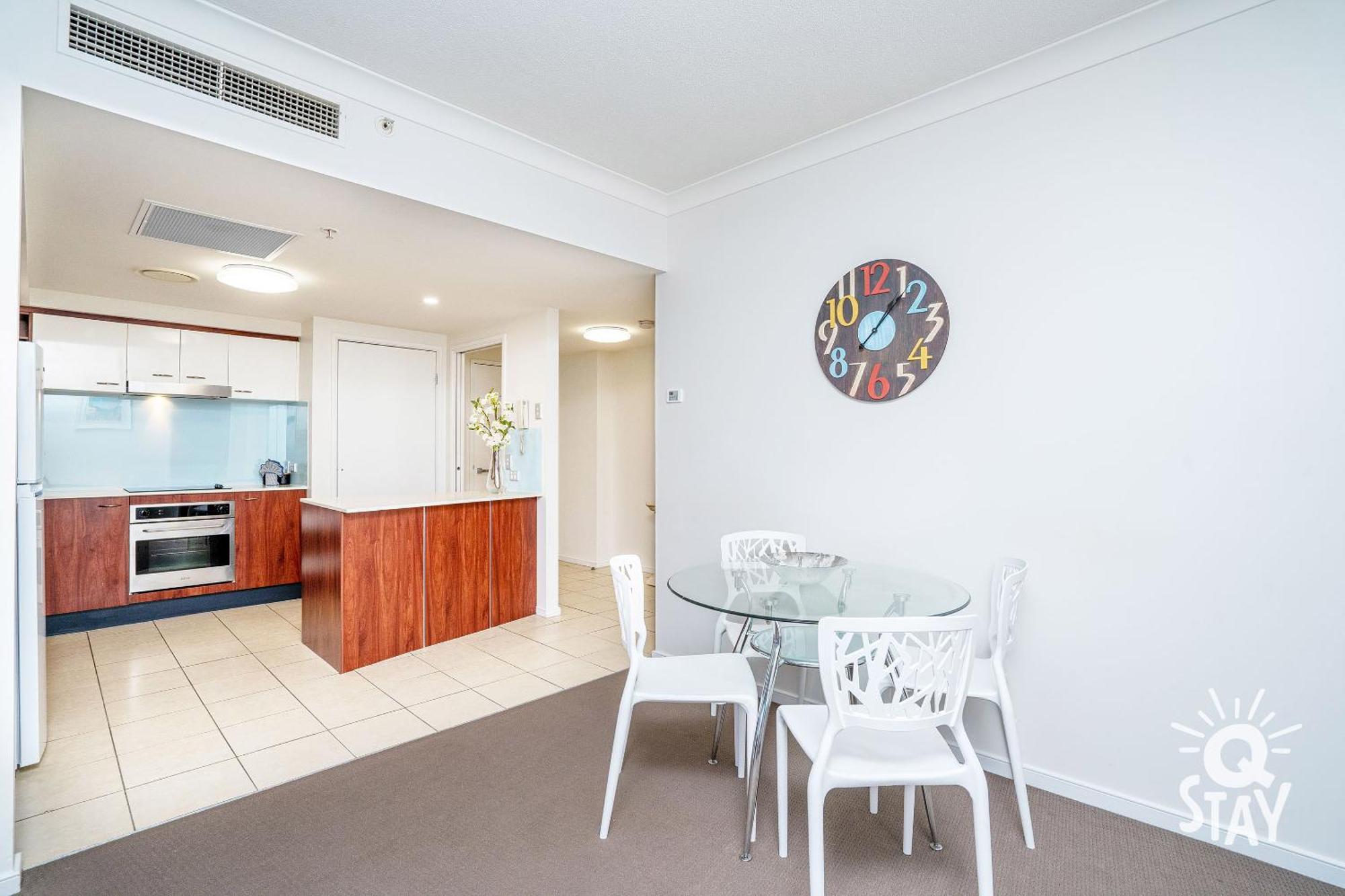 Chevron Renaissance Surfers Paradise Mid Week Madness Deal - Q Stay Gold Coast Buitenkant foto