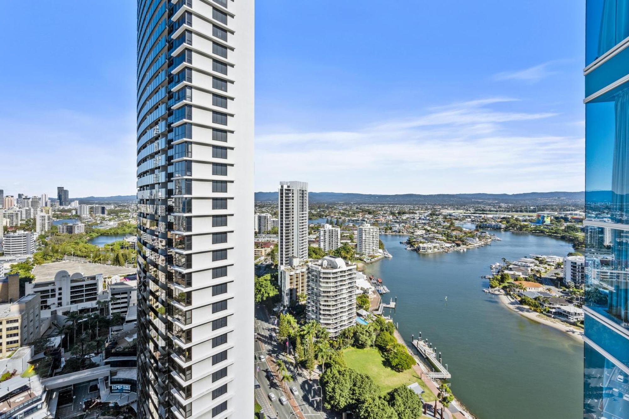 Chevron Renaissance Surfers Paradise Mid Week Madness Deal - Q Stay Gold Coast Buitenkant foto